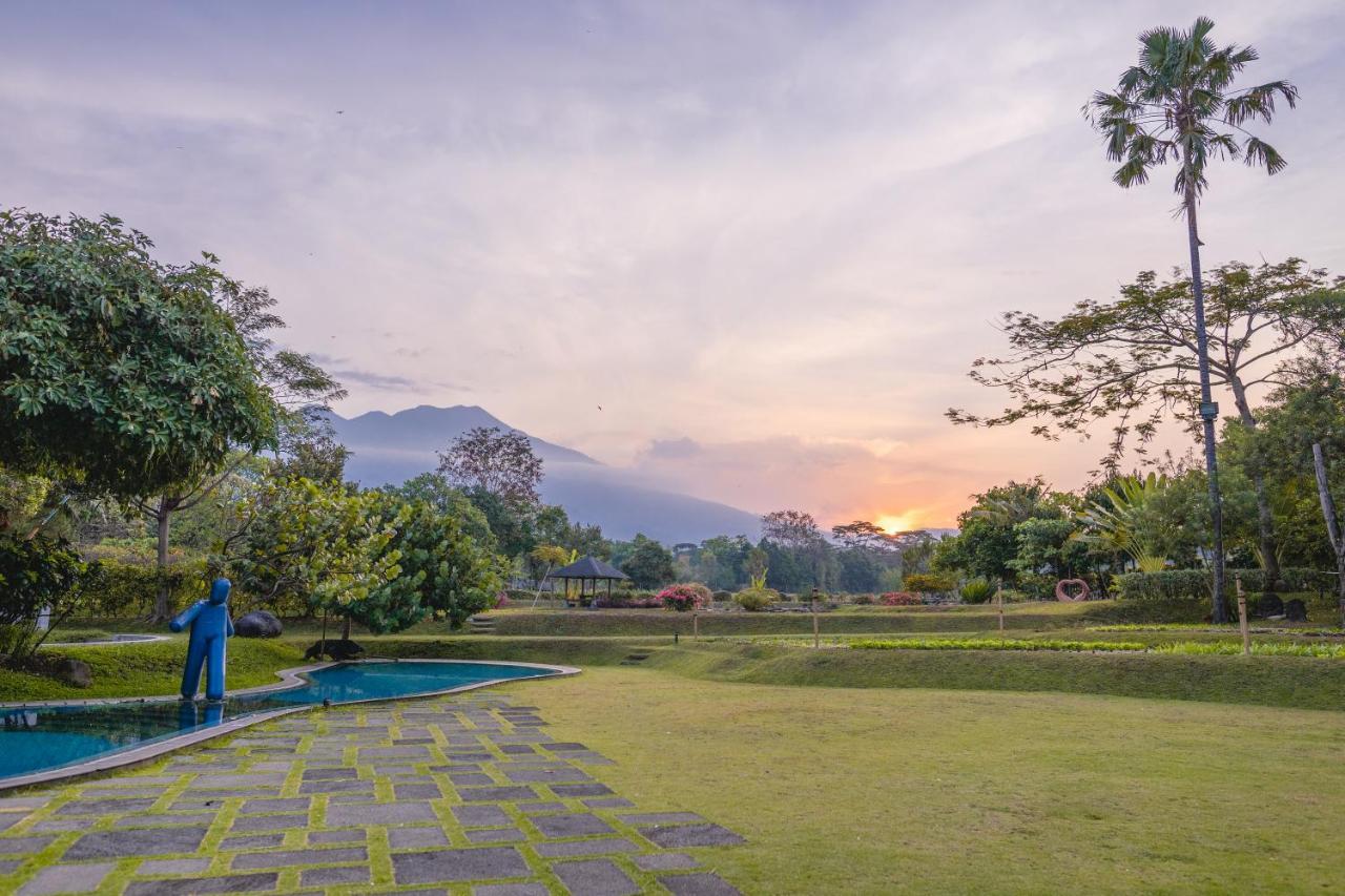K Gallery Hotel Pasuruan Eksteriør bilde
