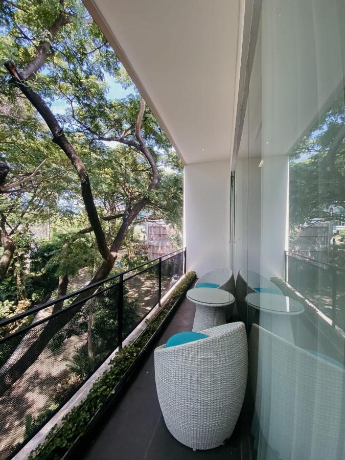 K Gallery Hotel Pasuruan Eksteriør bilde