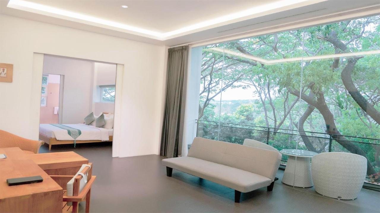 K Gallery Hotel Pasuruan Eksteriør bilde